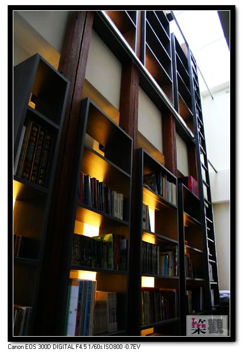 bookshelf-1.jpg